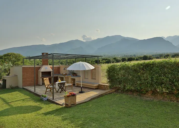 Vila οlives And Vines Seasons