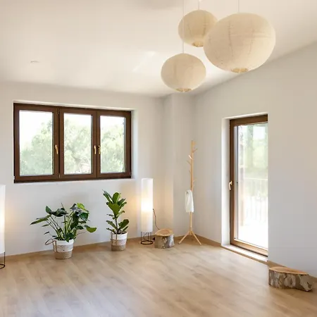 οlives And Vines Retreat Вилла